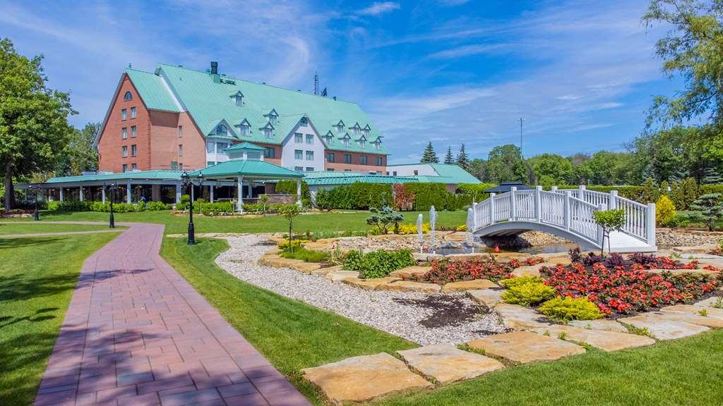 Chateau Vaudreuil Exteriér fotografie The hotel's main building