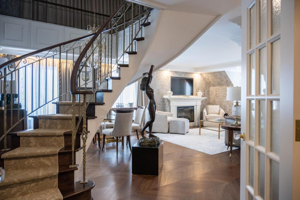 Chateau Vaudreuil Exteriér fotografie Interior of a penthouse apartment