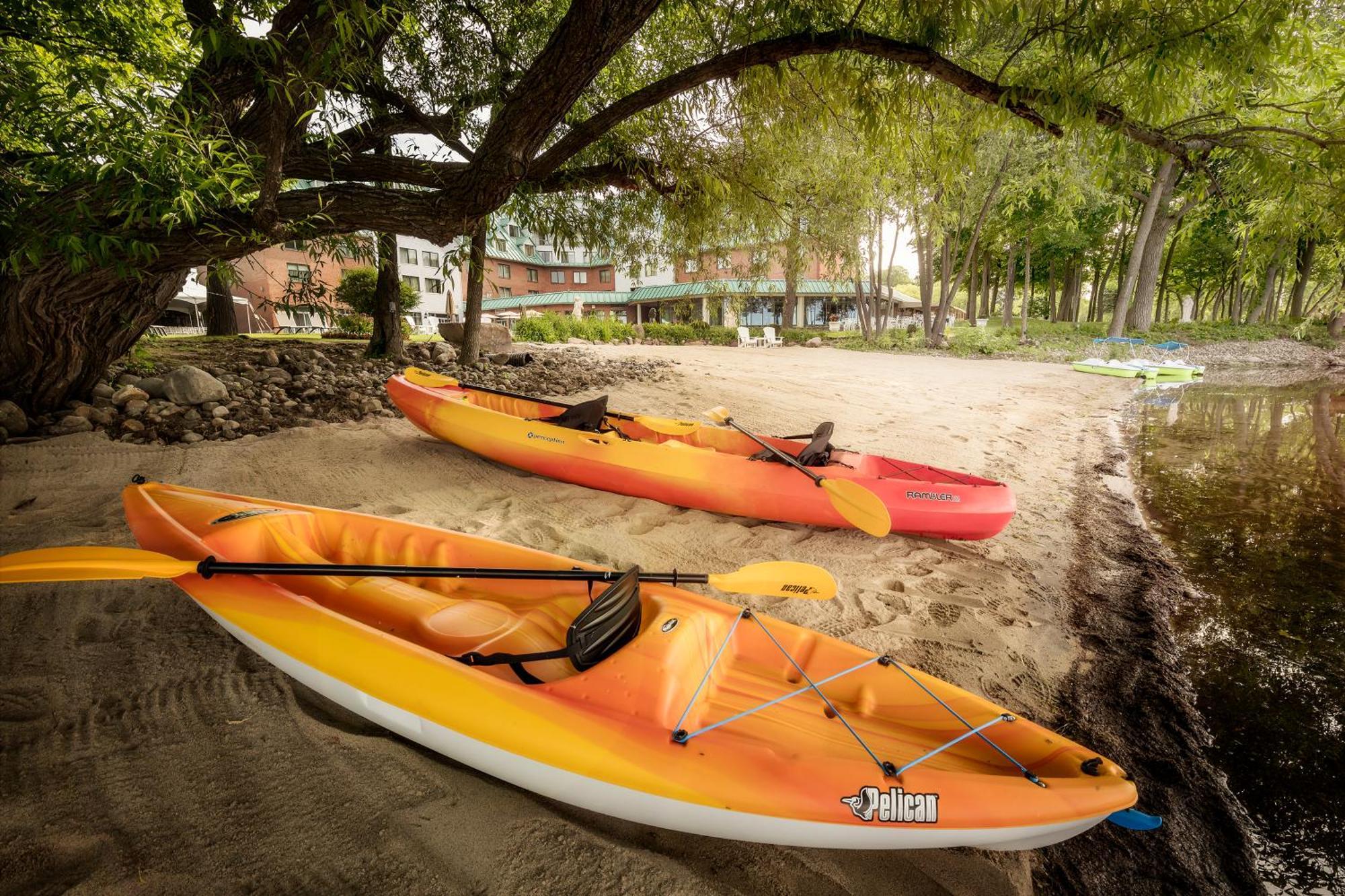 Chateau Vaudreuil Exteriér fotografie Pelican Kayaks